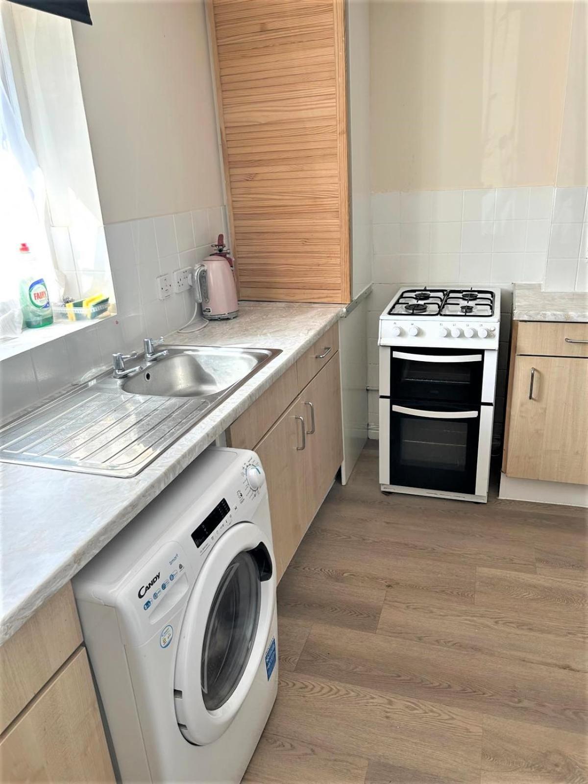 London Zone 2 Lovely 4 Bedroom Apartment - 3 Trowbridge Road Εξωτερικό φωτογραφία